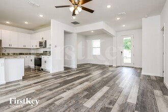 925 Albertville Ct in Poinciana, FL - Foto de edificio - Building Photo