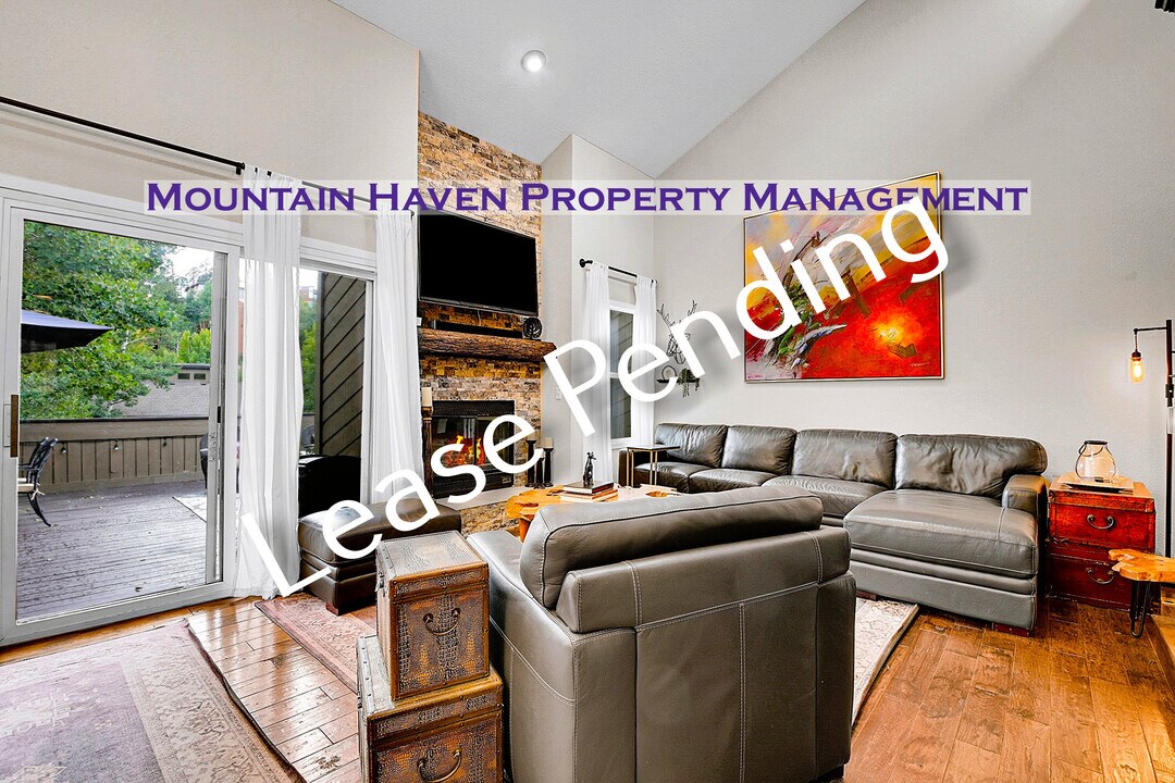 30573 Sun Creek Dr in Evergreen, CO - Building Photo