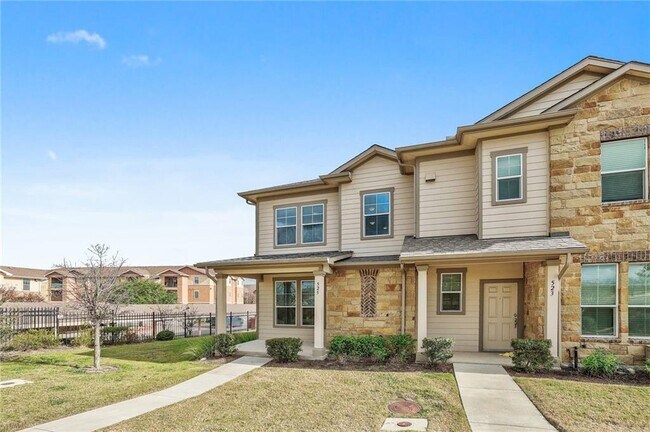 525 N Heatherwilde Blvd in Pflugerville, TX - Building Photo - Building Photo