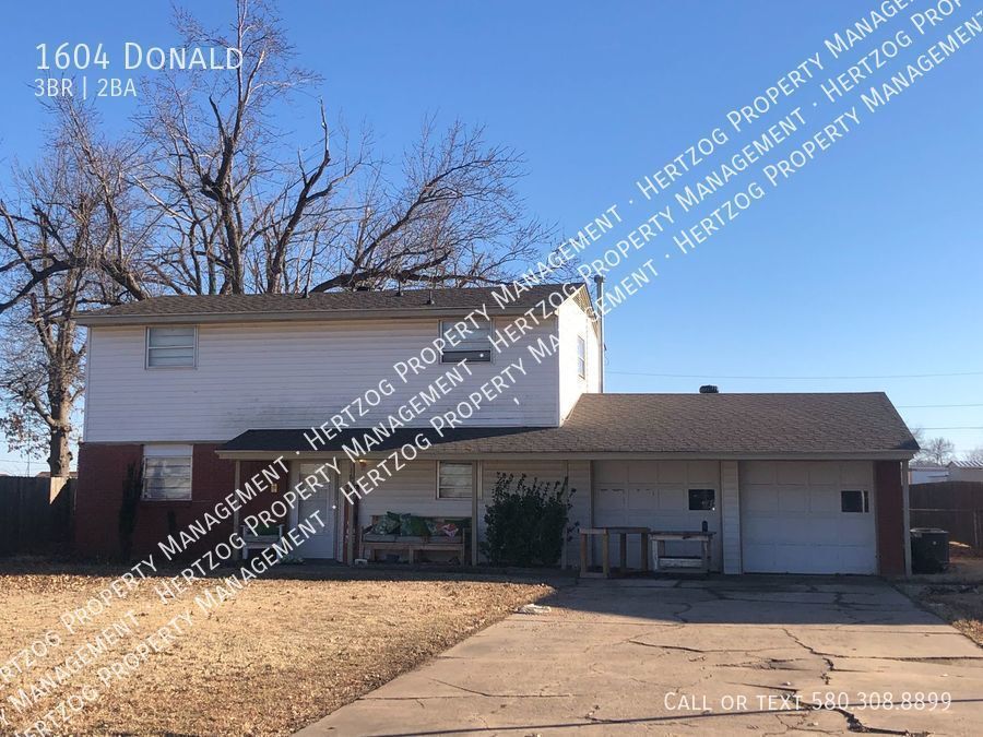 1604 Donald Ave in Ponca City, OK - Building Photo