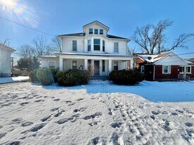 208 W Tenny Ave in Louisville, KY - Building Photo