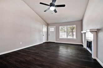 2411 SW Choctaw St in Bentonville, AR - Building Photo - Building Photo