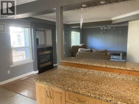 2048 Parkway Blvd in Coquitlam, BC - Building Photo