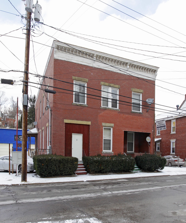 627 Baldwin St in Bridgeville, PA - Building Photo