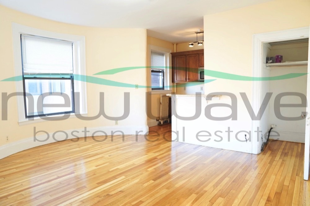 1091 Boylston St, Unit 36 in Boston, MA - Building Photo