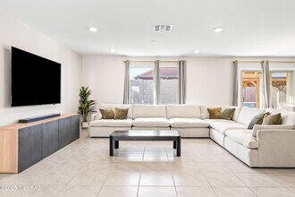 890 W Calle Cajilla in Tucson, AZ - Building Photo - Building Photo