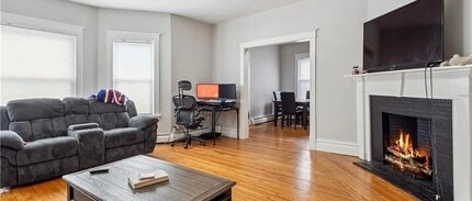10 Phenix Ave, Unit 10 apt 1 in West Warwick, RI - Building Photo - Building Photo