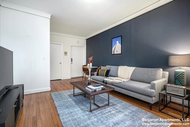 501 Beacon St, Unit 4 in Boston, MA - Building Photo - Building Photo