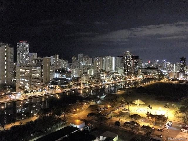 2444 Hihiwai St-Unit -2304 in Honolulu, HI - Foto de edificio