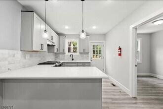 654 S 12th St, Unit 1st Floor Unit in Newark, NJ - Building Photo - Building Photo