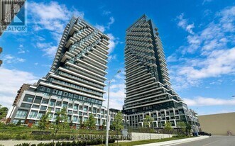 30 Inn On The Pk Dr in Toronto, ON - Building Photo