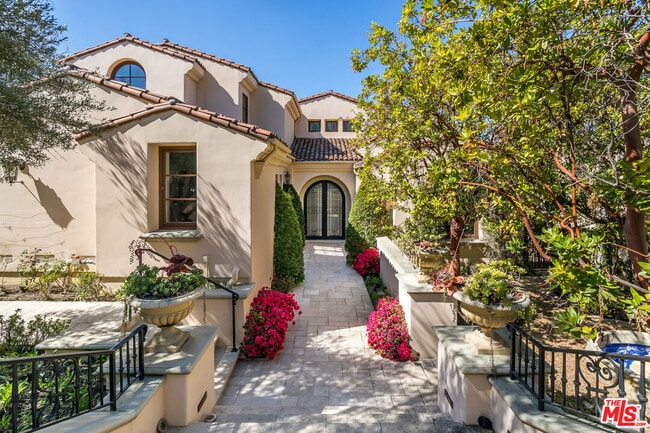 2167 Sheringham Ln in Los Angeles, CA - Building Photo - Building Photo