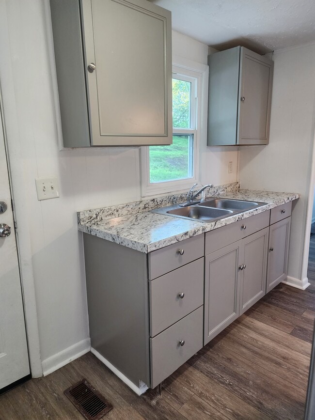 124 Morrison St in Hartsville, TN - Building Photo - Building Photo