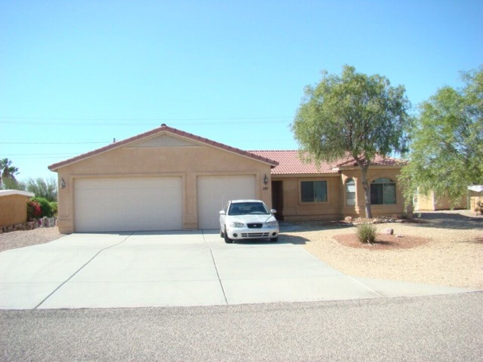 181 El Rio Dr in Lake Havasu City, AZ - Building Photo