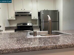 62 Villa Cir in Fairfield, CA - Building Photo - Building Photo