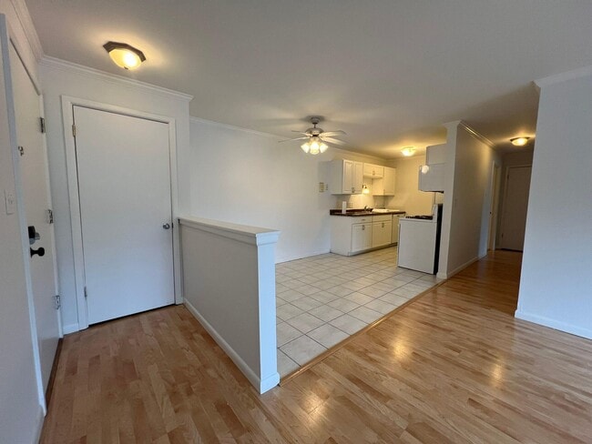 255 Elmwood Ave in Lake Geneva, WI - Building Photo - Building Photo