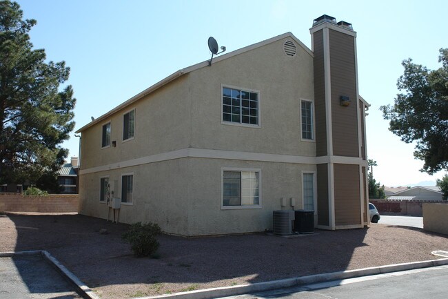 2684 Bryandouglas Dr in Las Vegas, NV - Foto de edificio - Building Photo