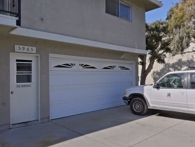 5965 Hickory St in Carpinteria, CA - Foto de edificio - Building Photo