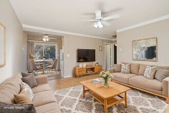 Andrea Manor Apartments in Portland, OR - Foto de edificio - Interior Photo