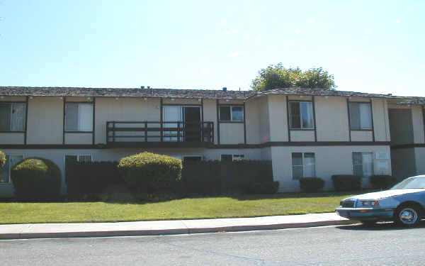 Sienna Court Apartments in Lodi, CA - Foto de edificio - Building Photo