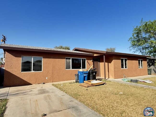357 W Magnolia St in Brawley, CA - Building Photo - Building Photo