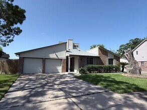 4006 Cedar Ridge Ct in Houston, TX - Building Photo - Building Photo