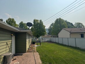 1736 Spence St in Green Bay, WI - Building Photo - Building Photo