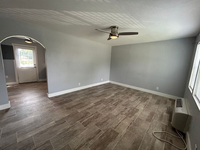 1905 E Walnut Ave in Enid, OK - Building Photo - Building Photo