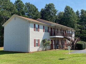 107 Rock Garden Pl in Dahlonega, GA - Building Photo