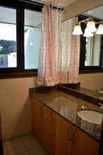 255 SW Harrison St, Unit TH9 in Portland, OR - Building Photo - Building Photo