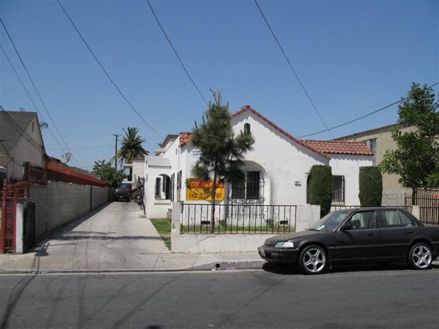 811-813 N Rose Ave in Compton, CA - Building Photo