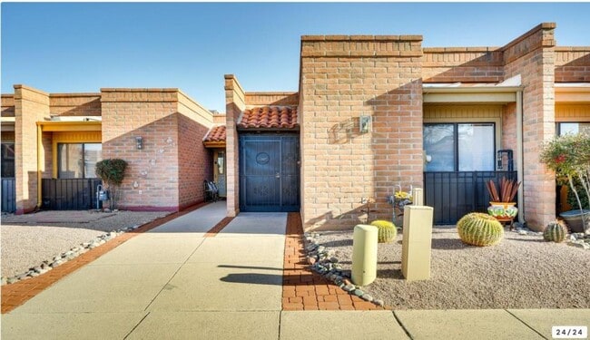 property at 2485 South Calle del Dante