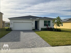 515 Veridian Cir NW in Palm Bay, FL - Building Photo
