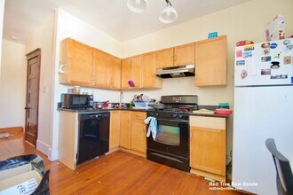 79 Capen St, Unit 2 in Medford, MA - Building Photo - Building Photo