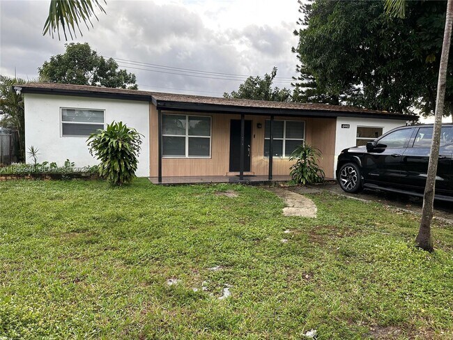 6448 Fletcher St in Hollywood, FL - Building Photo - Building Photo