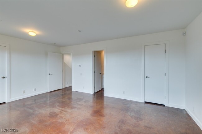 property at 1194 Carson Ave