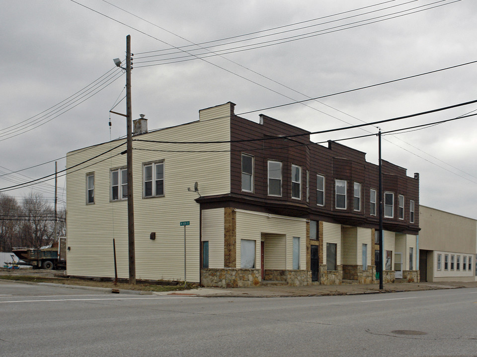 1550-1562 Broadway Ave in Lorain, OH - Building Photo