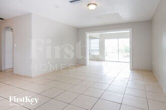 6831 NW 25th Ct in Sunrise, FL - Building Photo - Building Photo
