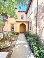 55 Cienega in Irvine, CA - Building Photo