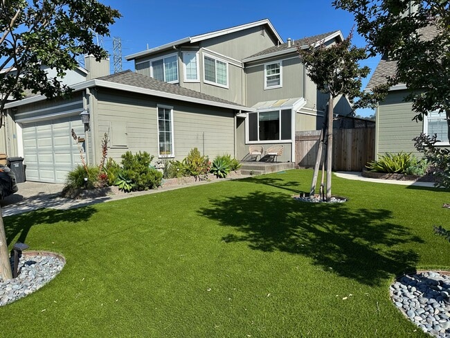 property at 18 Portsmouth Cove