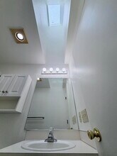 8991 SW Herb Way in Portland, OR - Building Photo - Building Photo