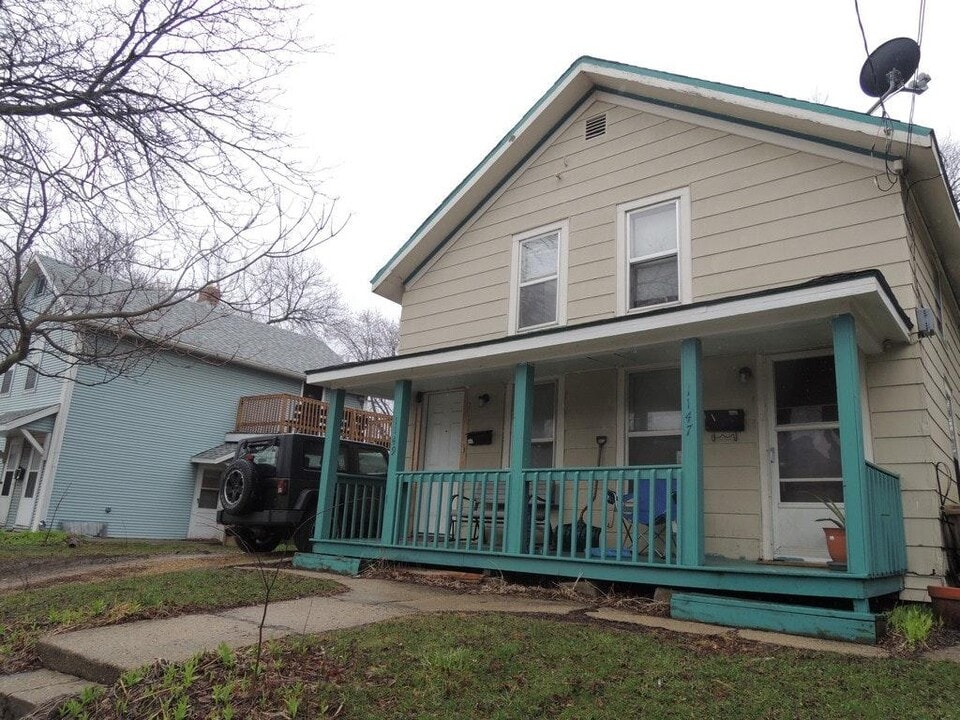 1149 Williamson St in Madison, WI - Building Photo