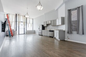 1876 N Hoyne Ave, Unit 1 in Chicago, IL - Building Photo - Building Photo