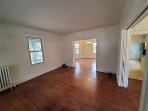 105 Smith Clove Rd in Woodbury, NY - Building Photo - Building Photo