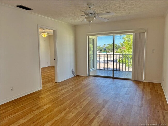 802 SE Central Pkwy in Stuart, FL - Building Photo - Building Photo