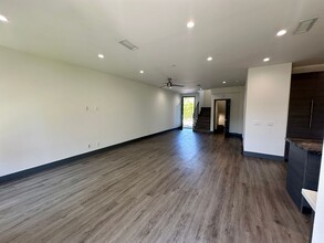 6437 W 86th Pl, Unit 08-275J in Los Angeles, CA - Foto de edificio - Building Photo