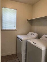 Oakcrest Apartments in Tallahassee, FL - Foto de edificio - Building Photo
