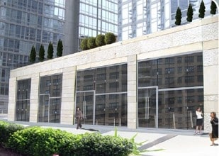 555 W 59th St in New York, NY - Building Photo - Building Photo