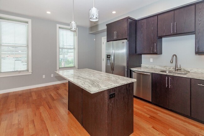 65 Willow Ct in Boston, MA - Building Photo - Building Photo