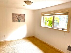 15291 82nd NE St, Unit 101 in Redmond, WA - Building Photo - Building Photo